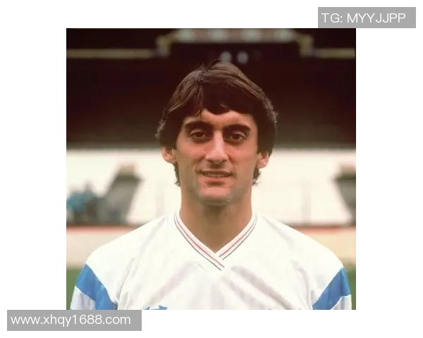 足球传奇人物的成长历程与辉煌成就揭秘